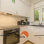 #322 Family Spacious & Cozy Apartmán